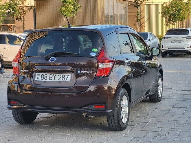 Nissan Note-7