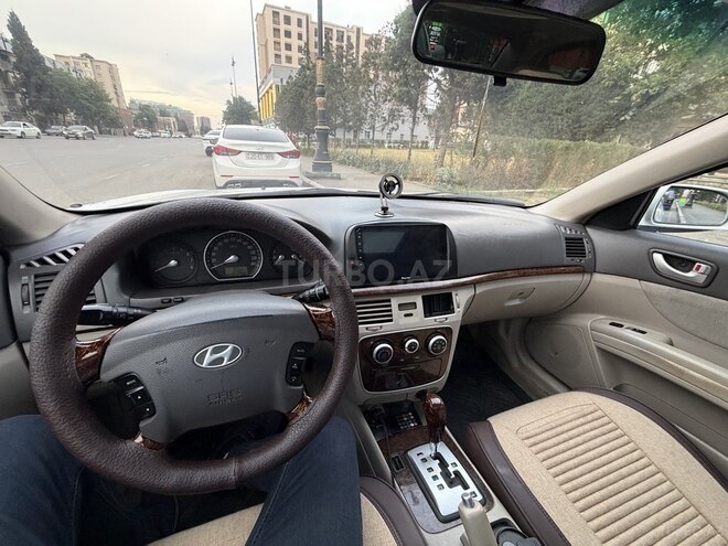 Hyundai Sonata-9