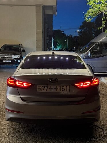 Hyundai Elantra-2