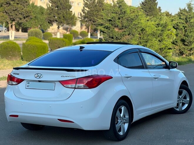 Hyundai Elantra-5