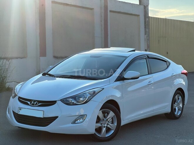 Hyundai Elantra-3