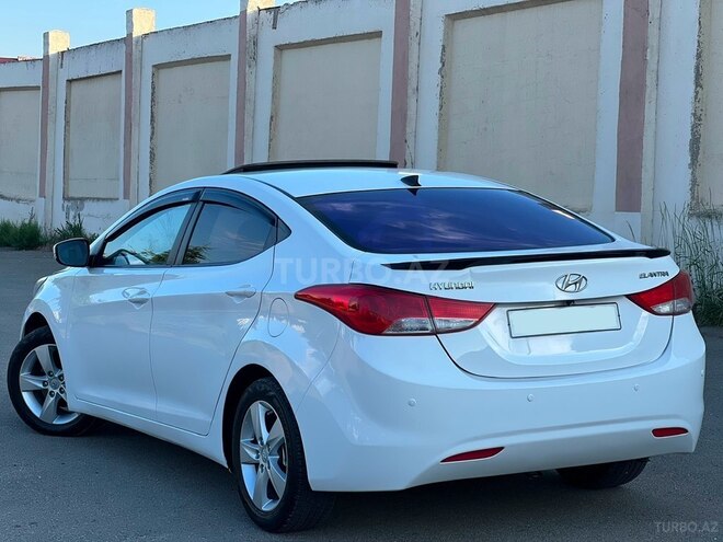 Hyundai Elantra-7