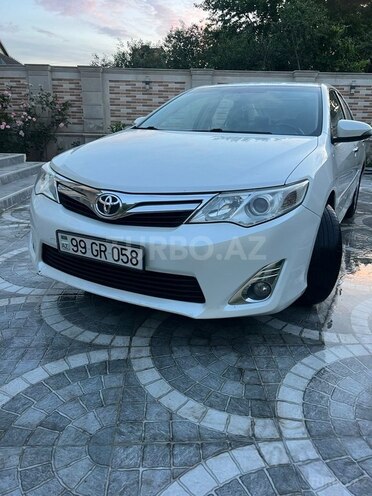 Toyota Camry-12