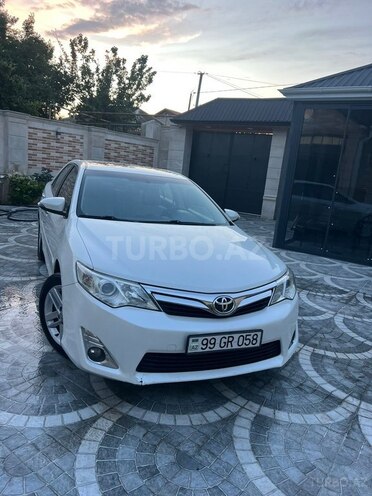 Toyota Camry-11