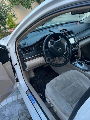 Toyota Camry-9