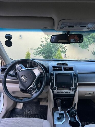 Toyota Camry-10