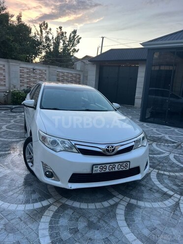 Toyota Camry-1