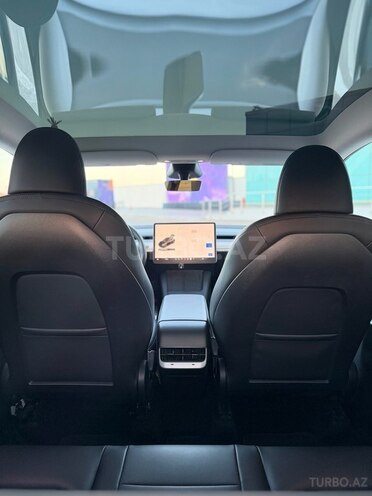 Tesla Model Y-7
