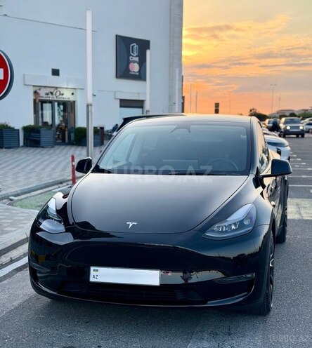 Tesla Model Y-13