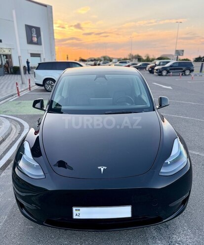 Tesla Model Y-15