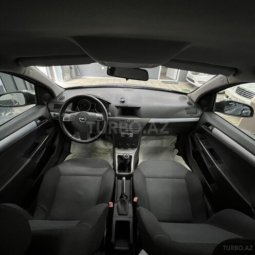 Opel Astra-11