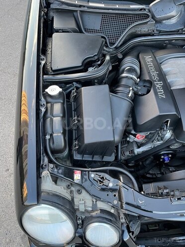 Mercedes E 240-8