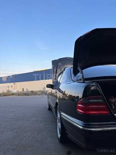Mercedes E 240-18
