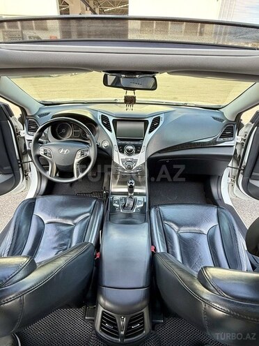 Hyundai Azera-10