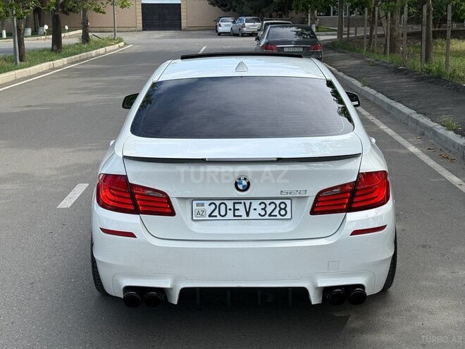 BMW 528-9