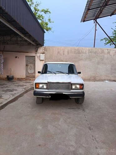 LADA (VAZ) 2107-1