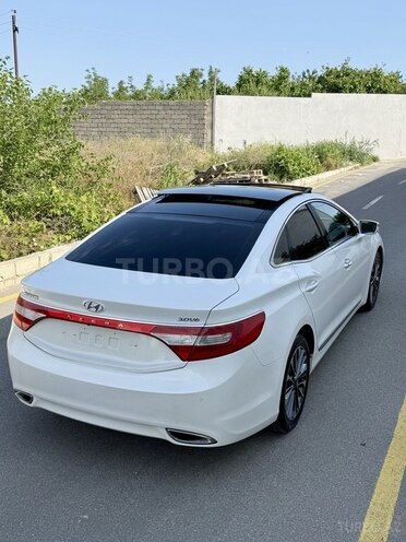 Hyundai Azera-5