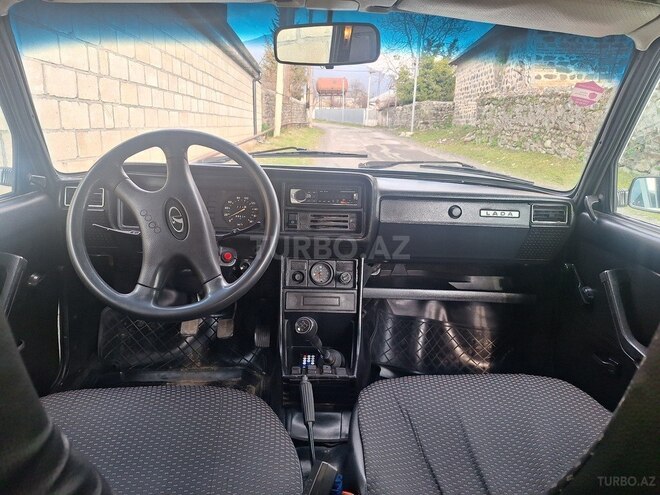 LADA (VAZ) 2107-2