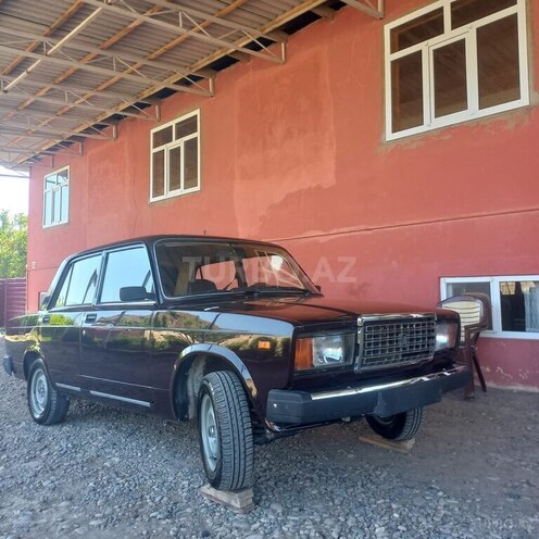 LADA (VAZ) 2107-15