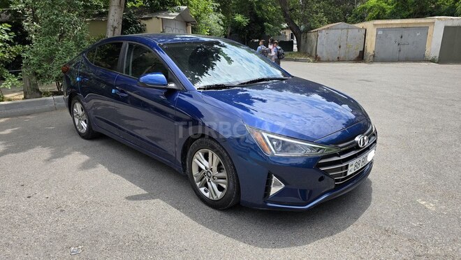 Hyundai Elantra-2