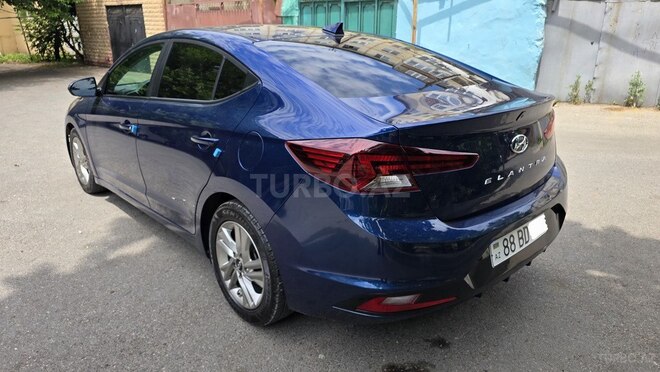 Hyundai Elantra-6