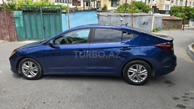 Hyundai Elantra-7