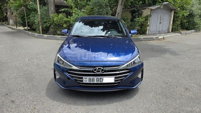Hyundai Elantra-1