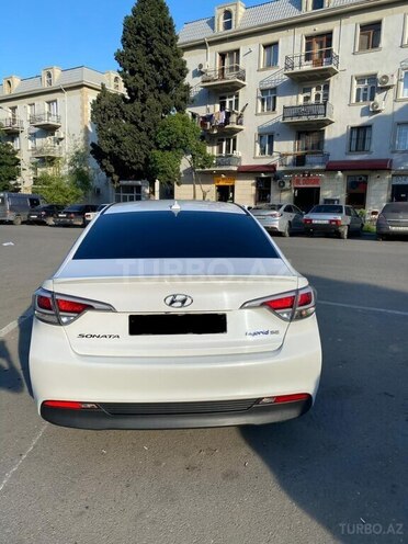 Hyundai Sonata-4