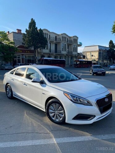 Hyundai Sonata-1