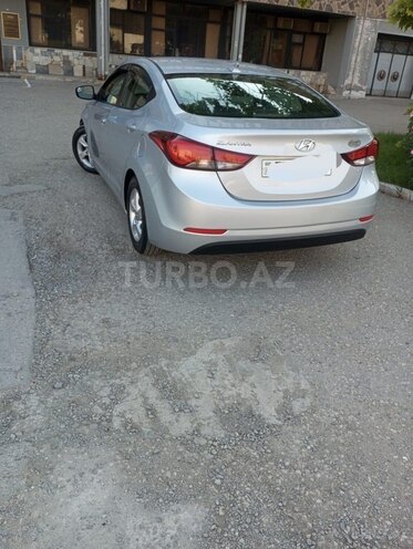 Hyundai Elantra-3