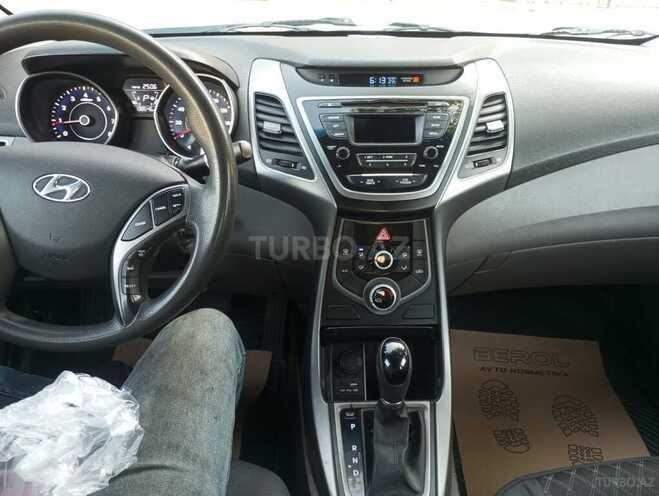 Hyundai Elantra-7