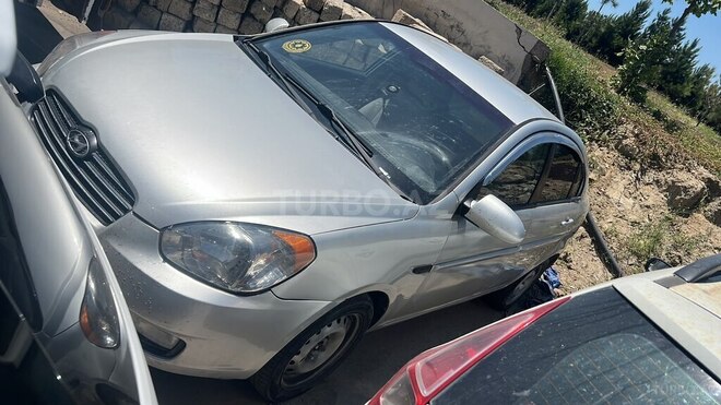 Hyundai Accent-2