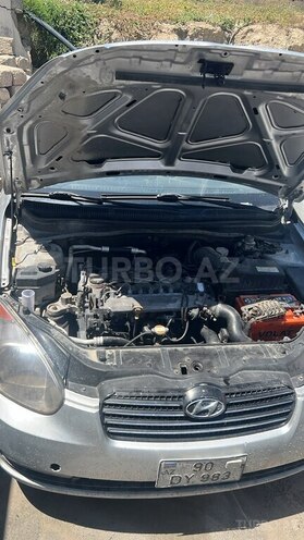 Hyundai Accent-4