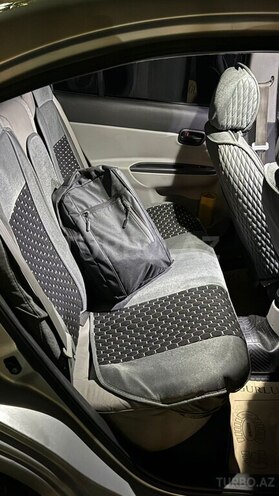 Hyundai Accent-9