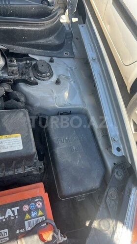 Hyundai Accent-6