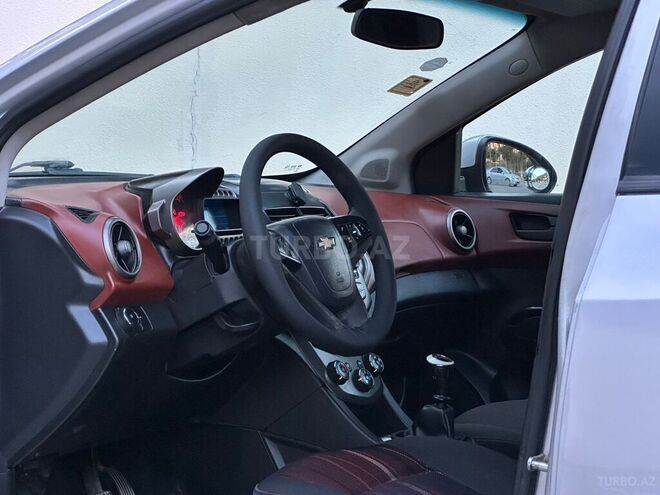 Chevrolet Aveo-15