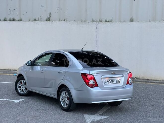 Chevrolet Aveo-10