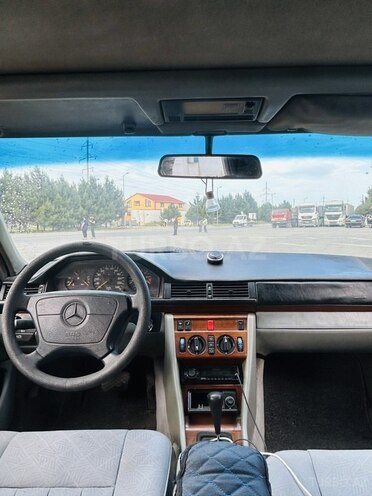 Mercedes 220 E-7