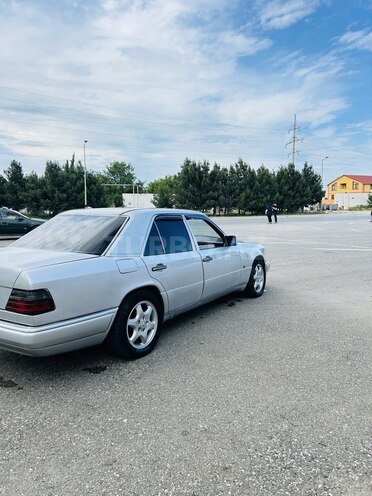 Mercedes 220 E-6