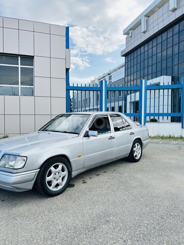 Mercedes 220 E-3