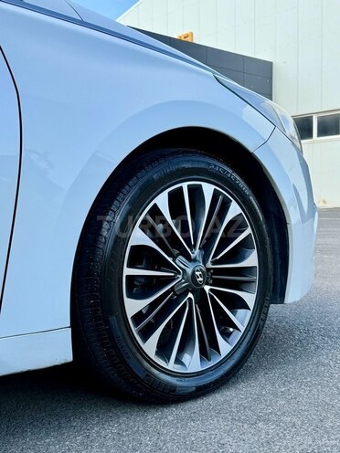 Hyundai Azera-17