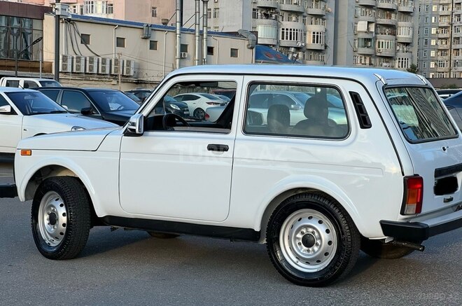 LADA (VAZ) Niva-11