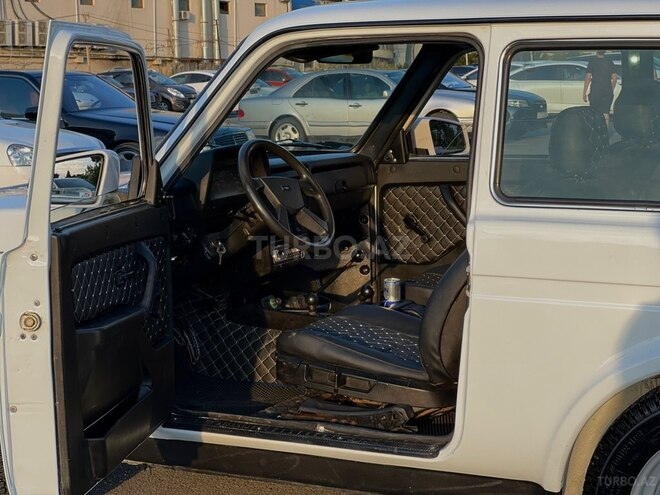 LADA (VAZ) Niva-13