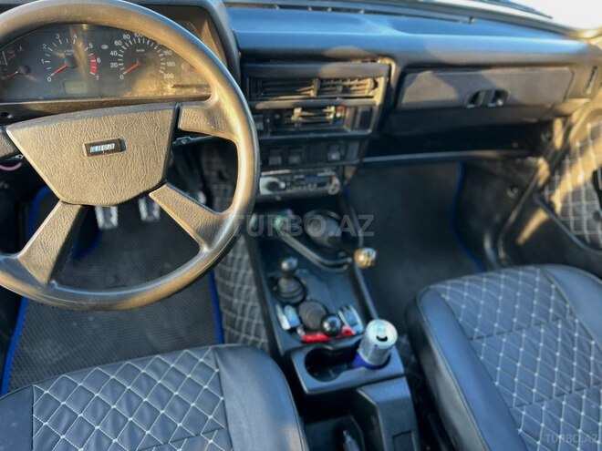 LADA (VAZ) Niva-18