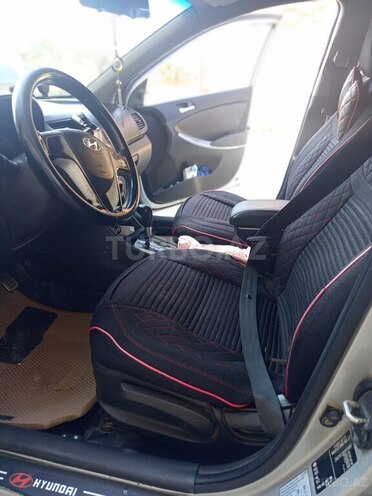 Hyundai Accent-6