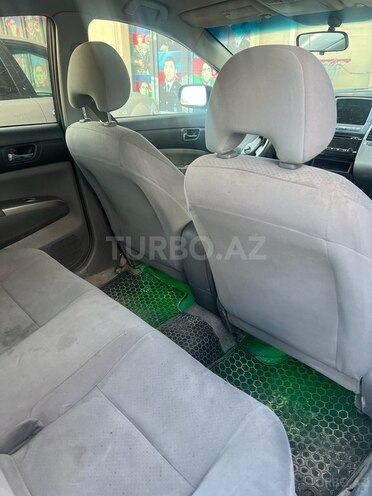 Toyota Prius-5