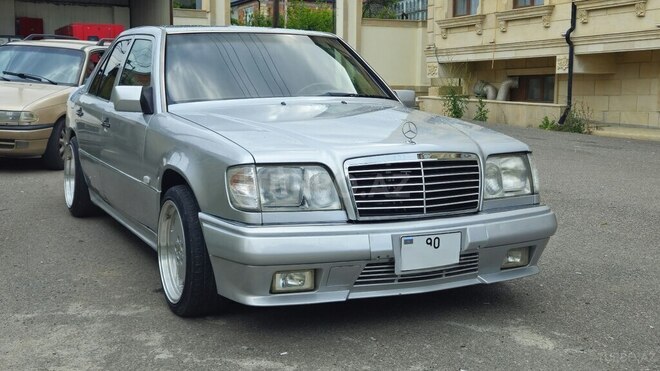 Mercedes 320 E-2