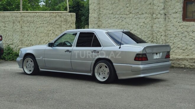 Mercedes 320 E-4