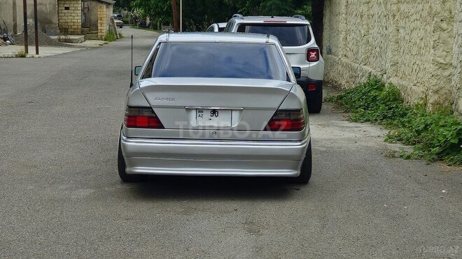 Mercedes 320 E-5