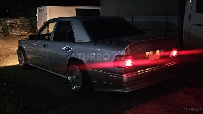 Mercedes 320 E-7